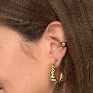 Mejuri Gold Large Croissant Dôme Hoops